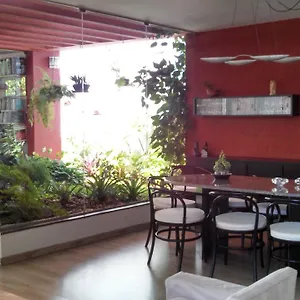 Alojamento de Acomodação e Pequeno-almoço Comodita